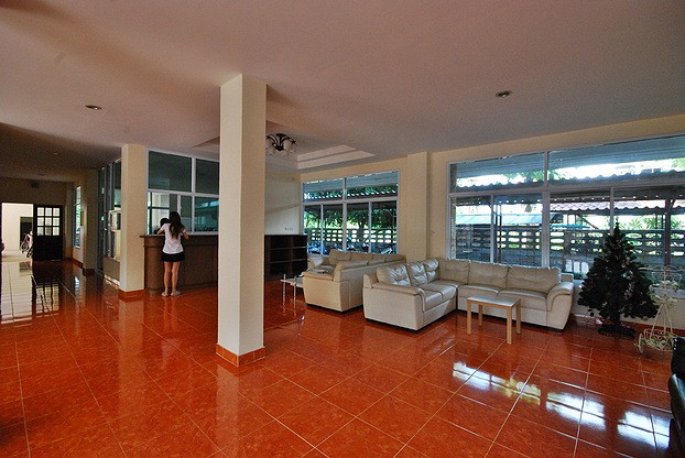 1 Bed Condo — photo 4