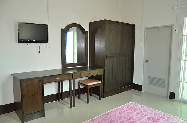 1 Bed Condo — photo 4