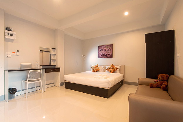 1 Bed Condo — photo 3