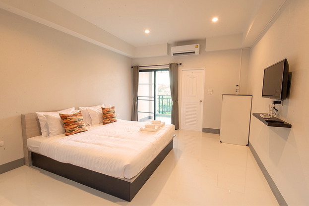 1 Bed Condo — photo 4