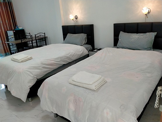 1 Bed Condo — photo 2