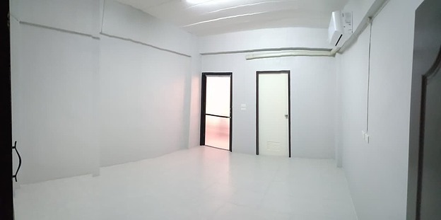 1 Bed Condo — photo 2