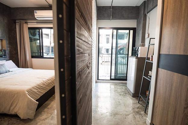 1 Bed Condo — photo 1
