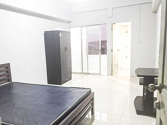 1 Bed Condo — photo 2