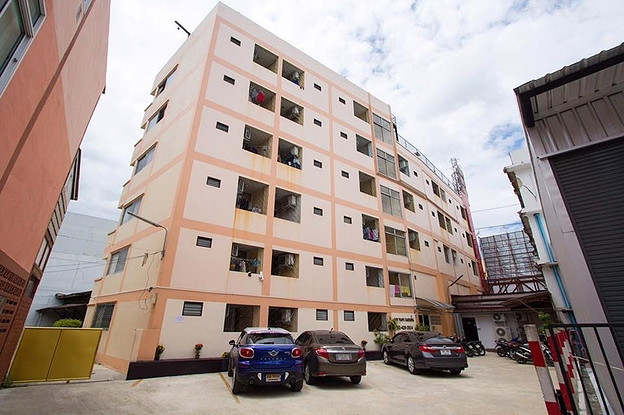 1 Bed Condo — photo 2