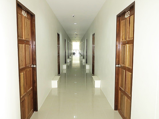 1 Bed Condo — photo 2