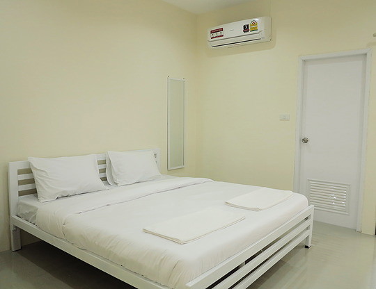 1 Bed Condo — photo 3
