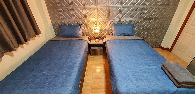 1 Bed Condo — photo 1