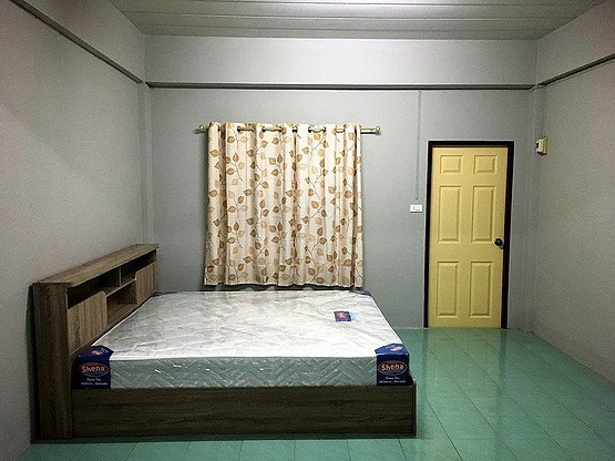 1 Bed Condo — photo 1