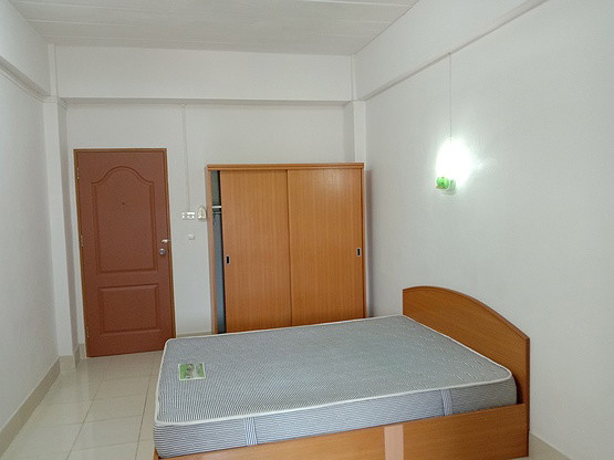 Condo — photo 1