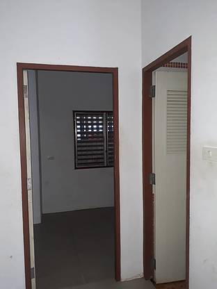 1 Bed Condo — photo 3