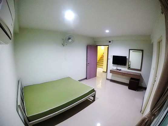 1 Bed Condo · Huai Khwang, bangkok — photo 3