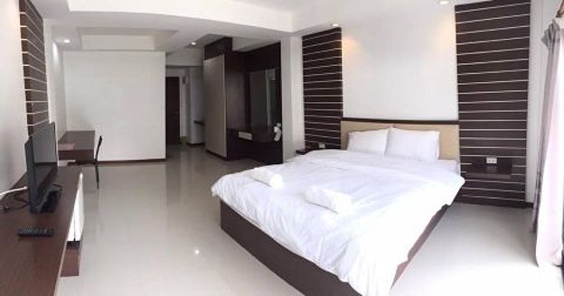 1 Bed Condo — photo 1