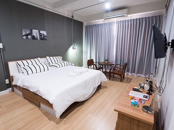 Condo · Bang Rak, bangkok — photo 2