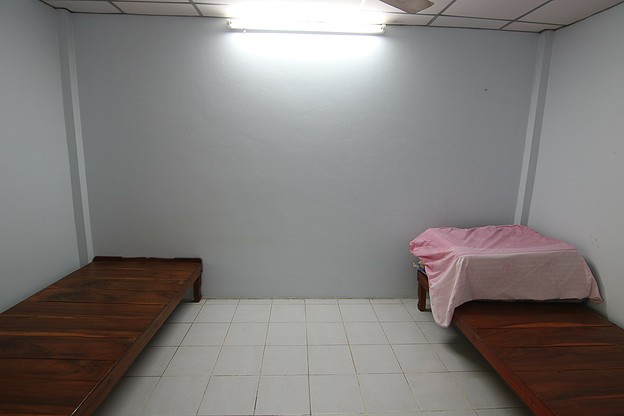 1 Bed Condo — photo 2