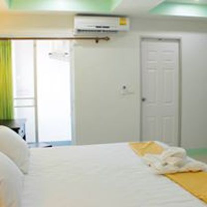 1 Bed Condo — photo 2