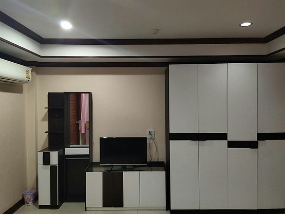 1 Bed Condo — photo 3