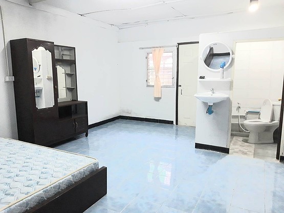 1 Bed Condo — photo 1