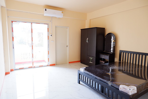 1 Bed Condo · Huai Khwang, bangkok — photo 2