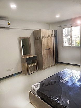 1 Bed Condo · Huai Khwang, bangkok — photo 3