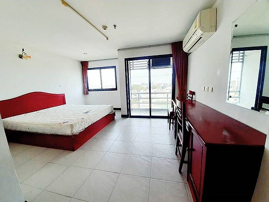 1 Bed Condo · Huai Khwang, bangkok — photo 1
