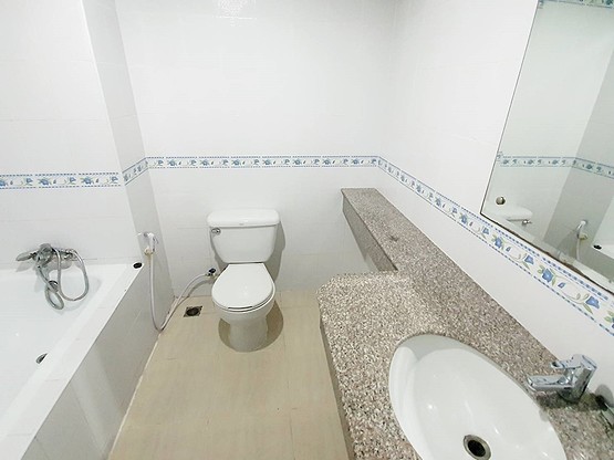 1 Bed Condo · Huai Khwang, bangkok — photo 4