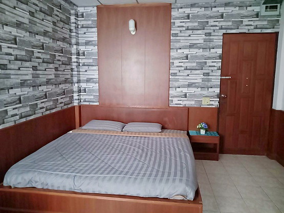 Condo — photo 1