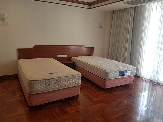 1 Bed Condo · Khlong Toei, bangkok — photo 3