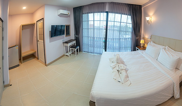 1 Bed Condo — photo 2