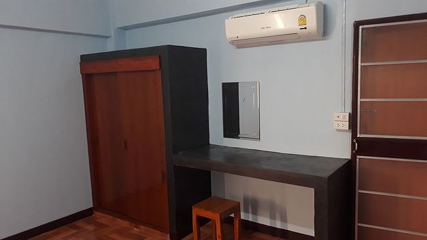 1 Bed Condo — photo 3