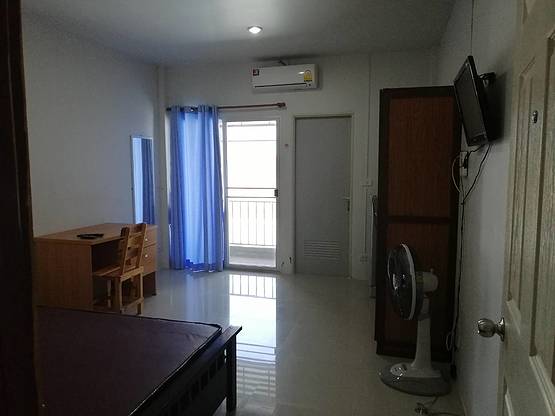 1 Bed Condo — photo 3