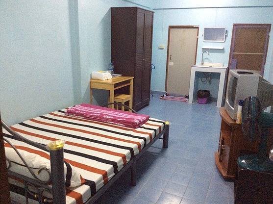 1 Bed Condo — photo 2