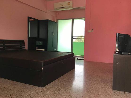 1 Bed Condo — photo 2