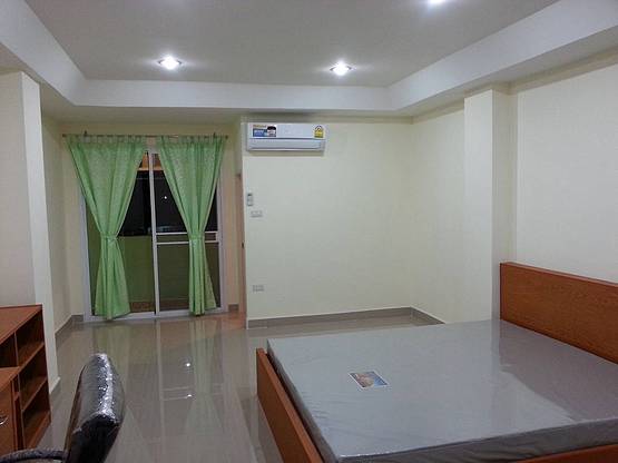 1 Bed Condo — photo 3