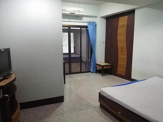 1 Bed Condo — photo 2