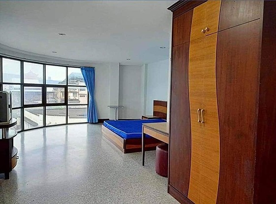 1 Bed Condo — photo 4