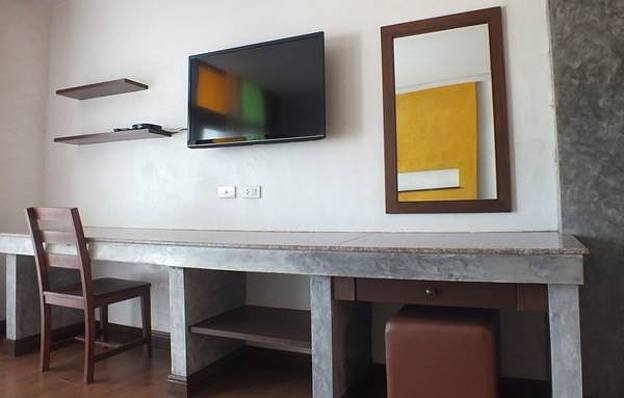 1 Bed Condo — photo 4