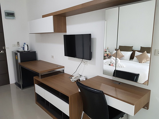1 Bed Condo — photo 1