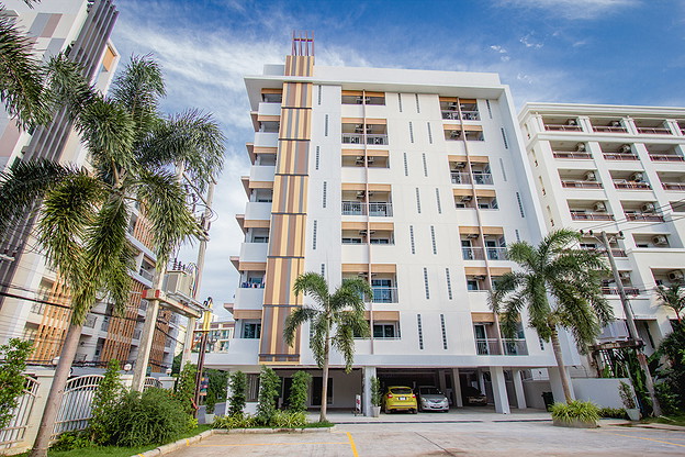 1 Bed Condo — photo 3