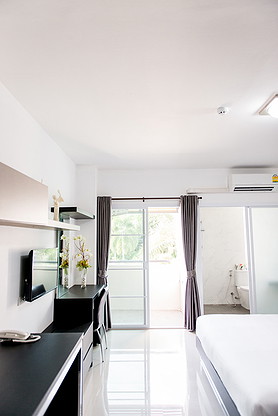 1 Bed Condo — photo 5