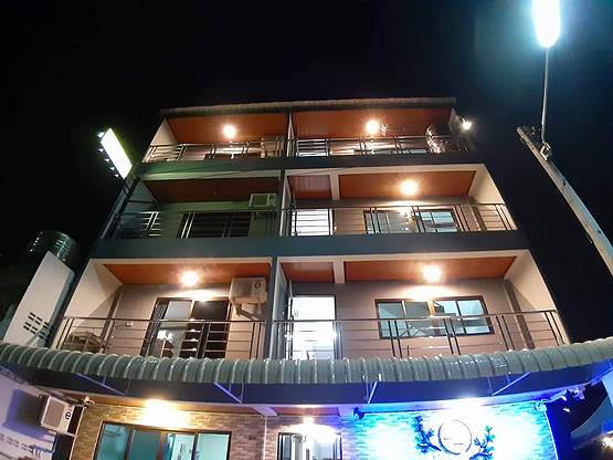 1 Bed Condo — photo 1