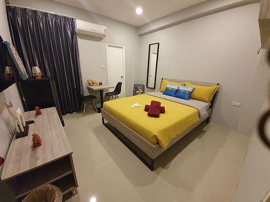 Condo · Huai Khwang, bangkok — photo 1