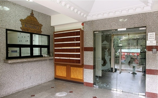 Condo · Phra Khanong, bangkok — photo 1