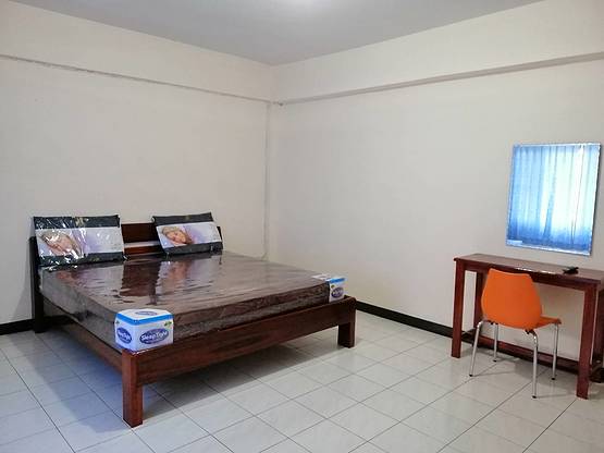 1 Bed Condo — photo 2