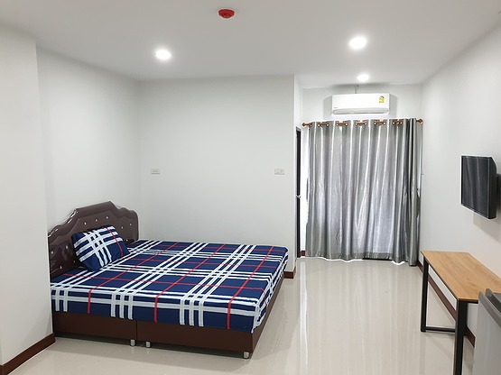 1 Bed Condo — photo 1