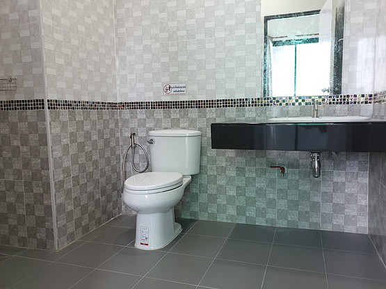1 Bed Condo — photo 3