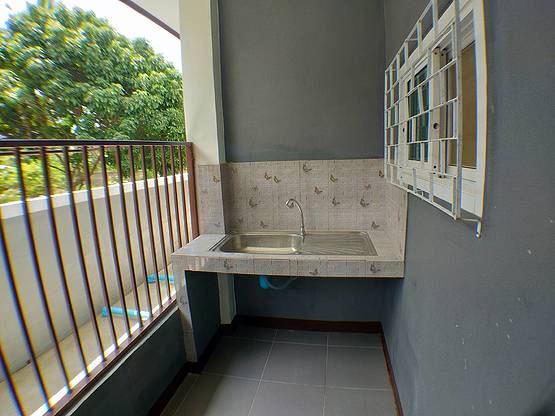 1 Bed Condo — photo 2