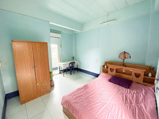 1 Bed Condo — photo 2
