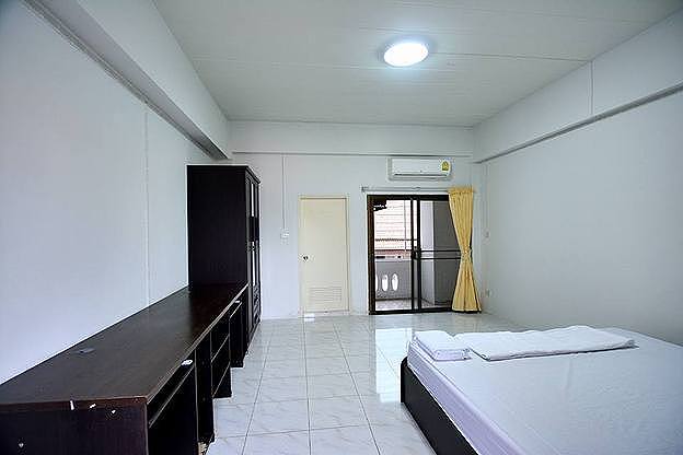 1 Bed Condo — photo 1