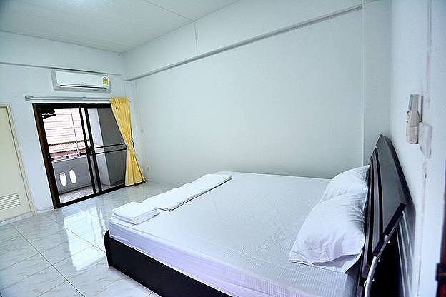 1 Bed Condo — photo 3